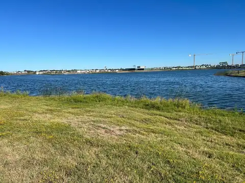Lote en venta en Puertos del Lago Marinas 100