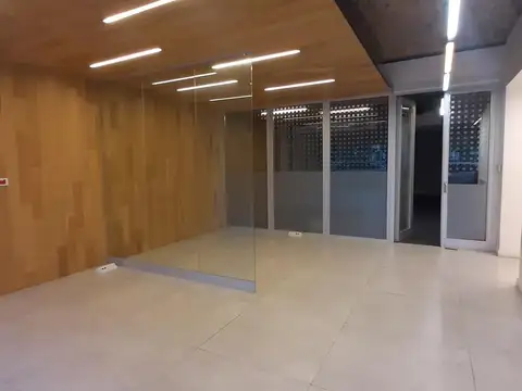 Local en  puerto Madero