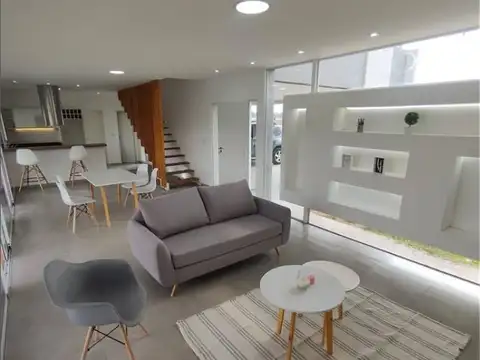 Casa en Alquiler en Horizontes al Sur, USD 1.500