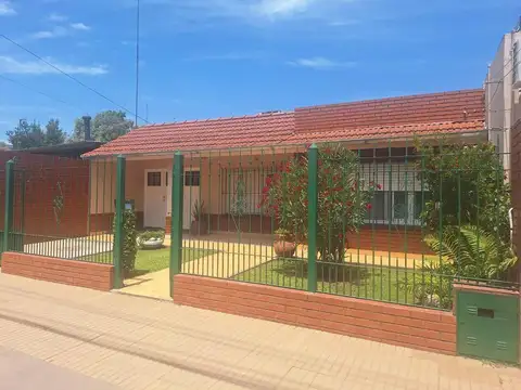 CASA 3 AMBIENTES EN VENTA EN EL JAGUEL