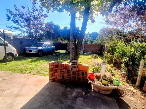VENTA CASA 3 AMBIENTES CON TERRENO MANZANARES