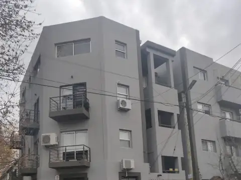 APTO CRÉDITO DEPARTAMENTO TRES AMBIENTES EXCELENTE UBICACIÓN CON  LAVADERO Y  ASCENSOR