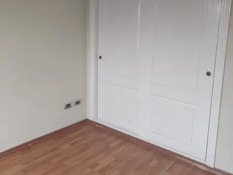 APTO CRÉDITO DEPARTAMENTO TRES AMBIENTES EXCELENTE UBICACIÓN CON  LAVADERO Y  ASCENSOR