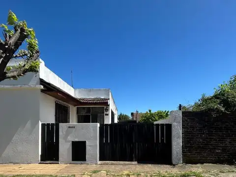 Venta Casa Americana 5 Ambientes En Hurlingham Apto Crédito