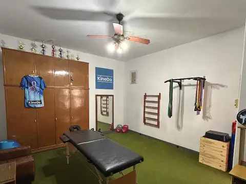 Casa en Venta con 4 cocheras