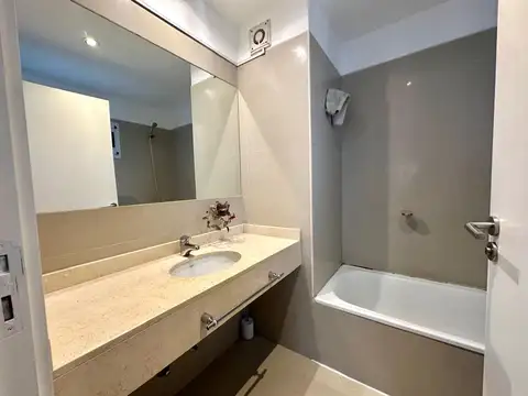 Semipiso de 2 ambientes con balcón y amenities