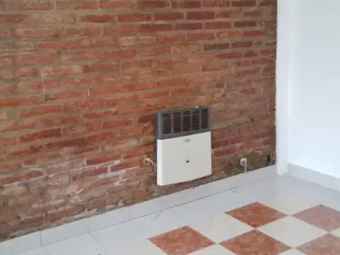Casa 2 ambientes con 1 baño