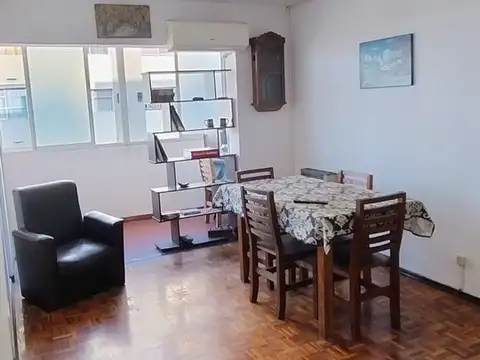 VENTA DEPTO. 2 AMB. AL FRENTE MUY LUMINOSO FLORES