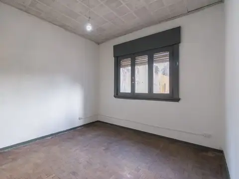 VENTA CASA 4 AMBIENTES, MORON PATIO APTO CREDITO