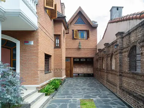 Casa en Venta en Rafael Calzada, USD 380.000