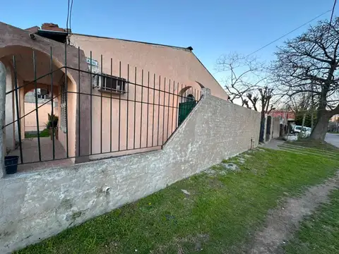 Casa en Venta con 3 cocheras