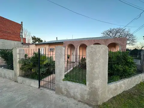Casa 7 ambientes con 4 baños