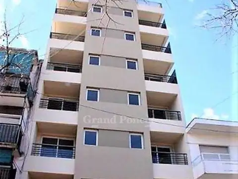 Monoambiente con balcón