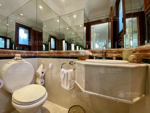 Casa en Venta en Playa Mansa, USD 1.450.000