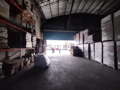 GALPÓN INDUSTRIAL 933 m² | 9 MTS ALTURA | 2 INGRESOS CAMIÓN