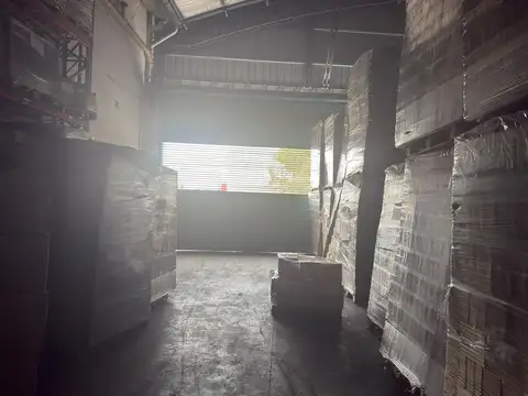 GALPÓN INDUSTRIAL 933 m² | 9 MTS ALTURA | 2 INGRESOS CAMIÓN
