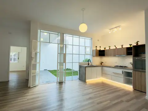 Dueño vende hermosa casa lote propio en Parque Chas 5 Amb 250m² Totales