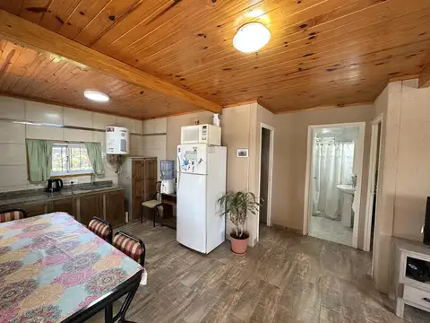 Casa en Venta de 2 dormitorios, en Barrio La Campiña 2, Zárate. Con parque y galería. Lote de 300m².