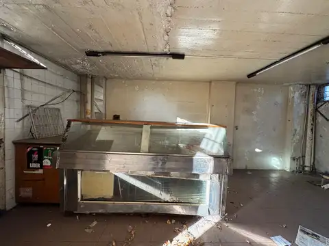 LOCAL DOBLE EN VENTA EN LUGANO 1 Y 2