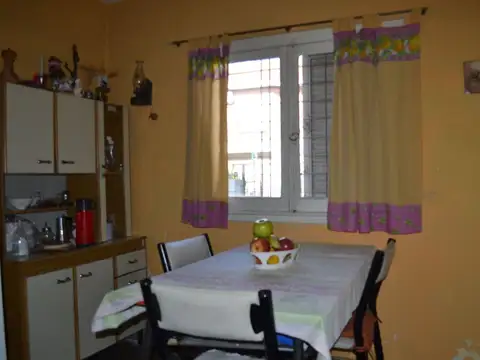 Casa 2 ambientes con 1 baño