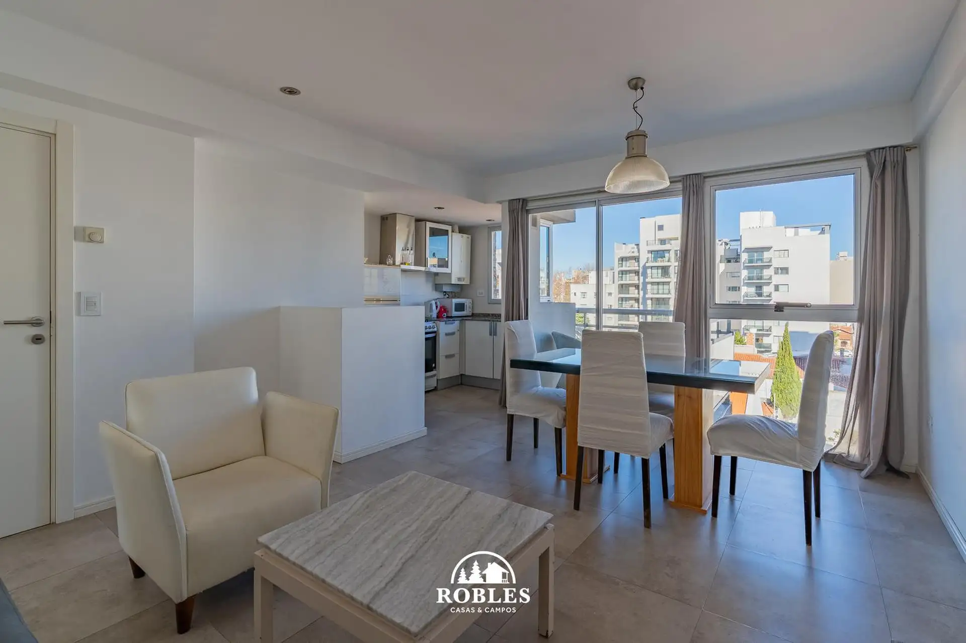 Departamento tres ambientes en Guemes Residencial