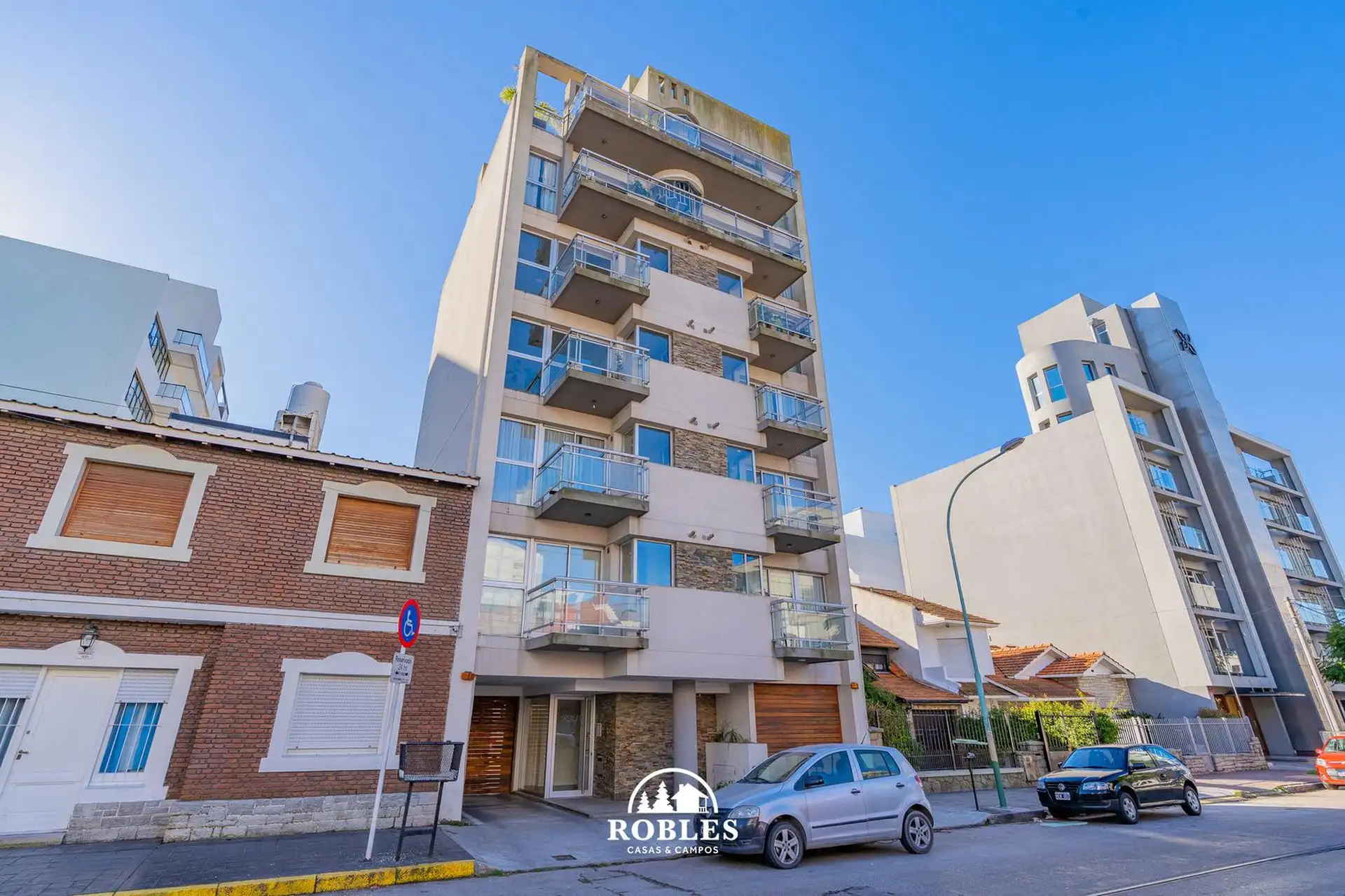 Departamento tres ambientes en Guemes Residencial