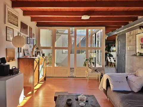 Casa en Venta con 2 cocheras