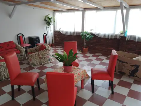 *UNICO* 3 AMBIENTES CON PATIO TECHADO DE 50 METROS ( espectacular) APTO CREDITO