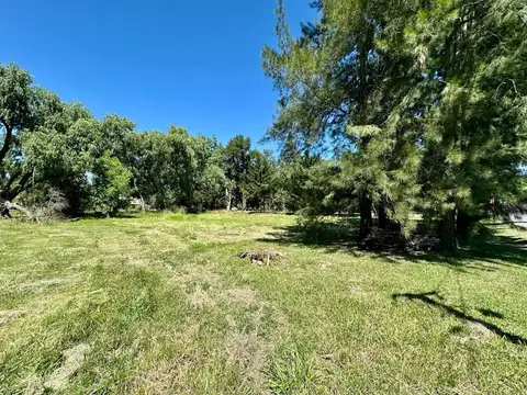Lote en Venta en el Barrio CUBE con bajada propia