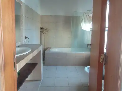 Casa en Venta en Alberdi, USD 189.000