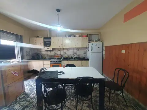 Casa 5 ambientes con 1 baño