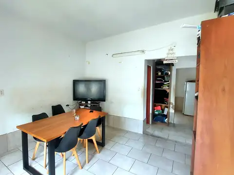 Casa 5 ambientes con 2 baños