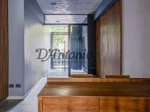 A estrenar Semipiso 2 ambientes,  2 Balcones, uno Aterrazado al frente. Cercanía Subte A y E