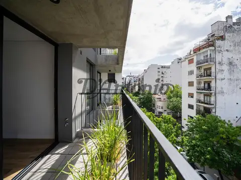Semipiso 2 ambientes a extrenar,  2 Balcones, uno Aterrazado al frente. Cercanía Subte A y E