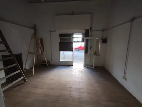 Local en Alquiler Via Púb.