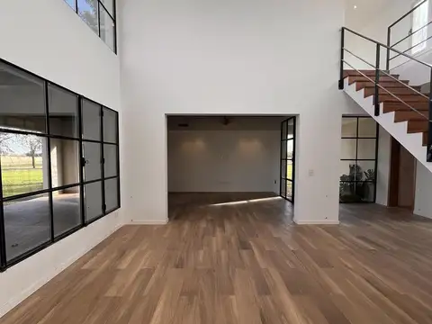 Casa 6 ambientes con 3 baños