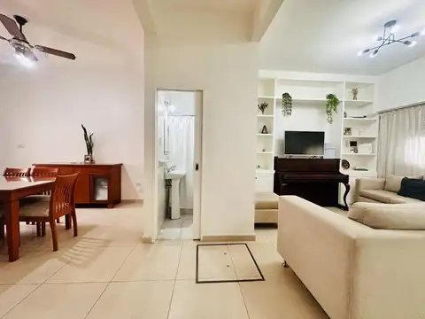 Casa 4 ambientes con 2 baños
