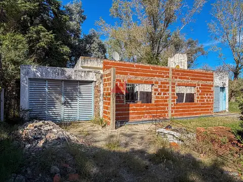 Casa 2 ambientes con 2 baños