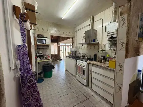 Casa 5 ambientes con 2 baños