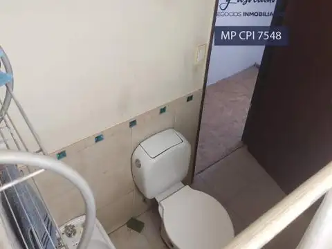 VENTA Hermosa Casa de tres dormitorios con cochera y patio en Nuevo Poeta Lugones