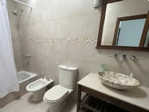 Depto Tipo Casa 4 ambientes con 2 baños