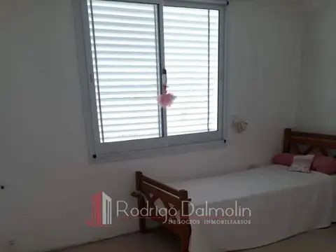 VENDO. Casa en Av. Independencia al 300. Concordia, ER.-