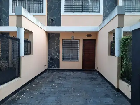Depto Tipo Casa en Venta de 4 ambientes