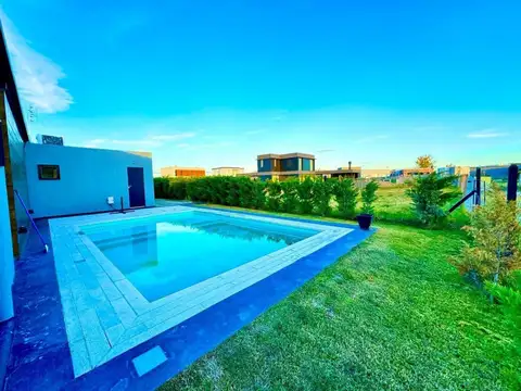 Hermosa casa en Barrio San Sebastian, Area 5 con Escritura!