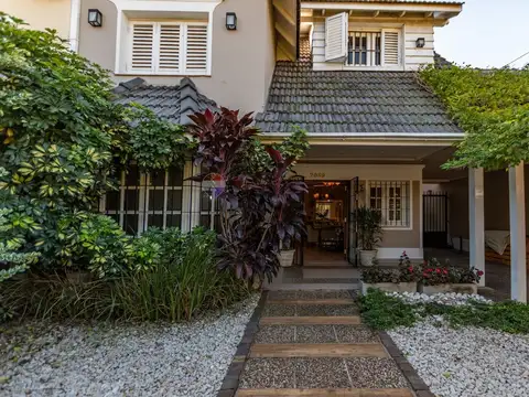 Imponente Casa en Castelar 4 ambientes