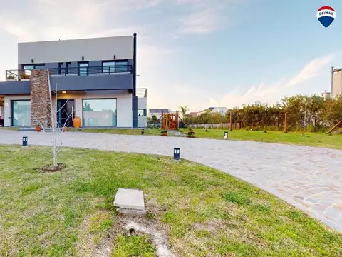 VENTA CASA 4 AMBIENTES BARRIO SANTA RITA CANNING