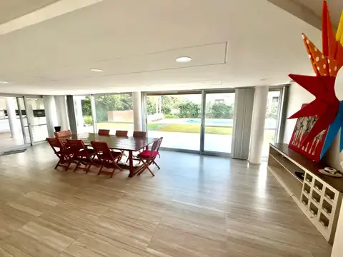 Venta Casa 5 amb.Lote 1500mts.San Diego Country Club.Moreno