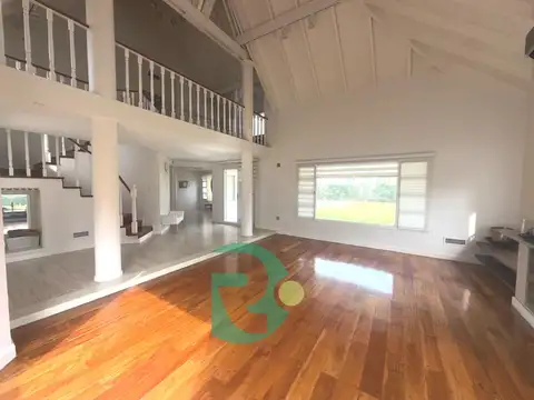 Casa 5 ambientes con 3 baños
