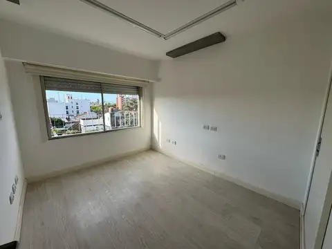 Av. Balbín 800, Piso 4°