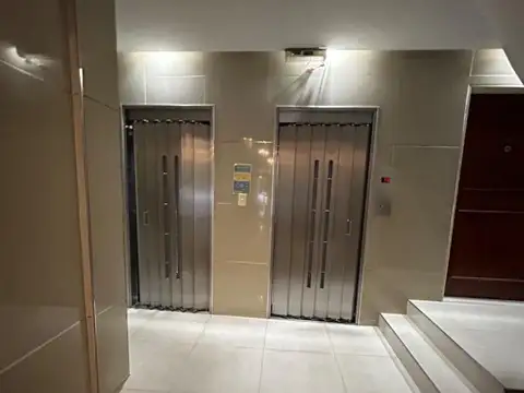 2 amb lateral luminoso balcón semi cubierto cocina indpte